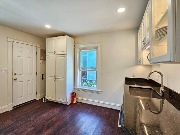 $3,950 / 4br - 1657ft2 - Beautiful 4bed house close to UVM (Burlington)63784662657027124