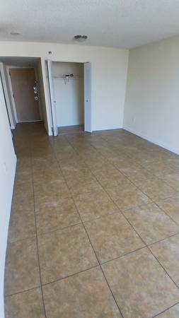 $1,000 / 1br - 144ft2 - 🔥 ALL-INCLUSIVE DEAL – DOWNTOWN MIAMI ROOM RENTAL 🔥 (Miami)64002014123522123