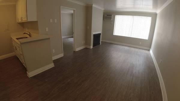 $1,750 / 1br - 650ft2 - 1 Bedroom with Parking (Koreatown)63700958418819120