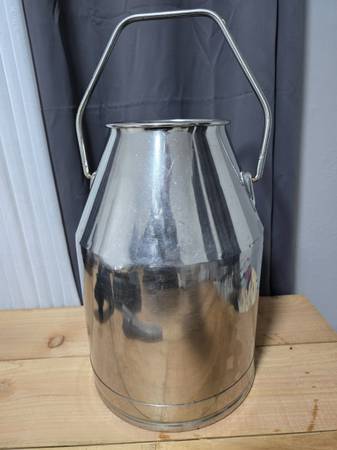 18" Milk can farm 1