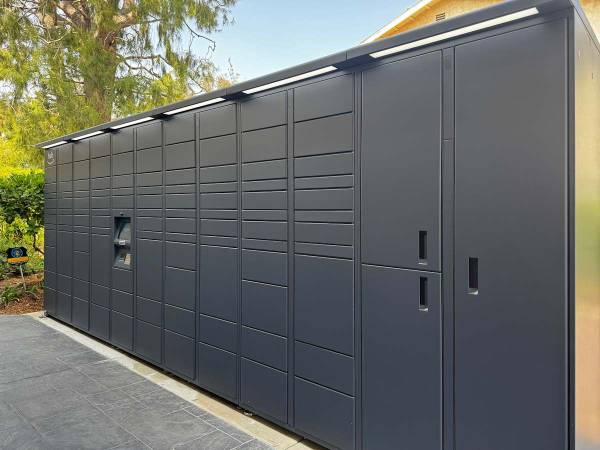 Newly Reduced to $1995.00 / Month! Apply today and Move in Tomorrow! 1