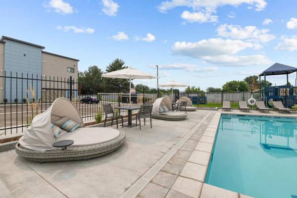 $1,705 / 3br - 1118ft2 - Playground, Air Conditioning, Pool, Common Area WiFi (Nampa)63981529356419121