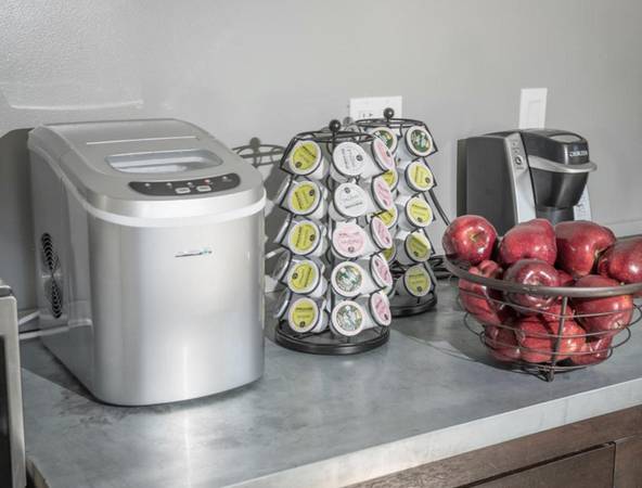 $500 / 1br - WEEKLY & MONTHLY RATES! >> Wifi, Business Center + Dogs Welcome (Del Paso Blvd in Sacramento)63961340473731124