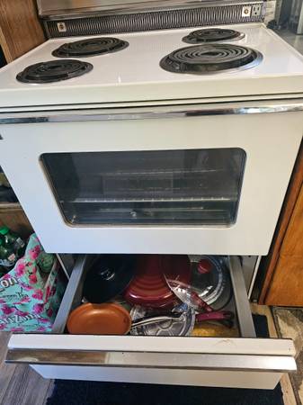 Vintage hotpoint electric stove 1