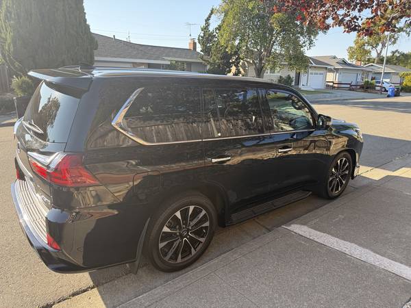 Lexus LX 570 4D SPORT UTILITY - $69,000 (fremont / union city / newark)63624254373889123