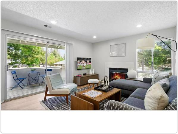 $2,160 / 2br - 885ft2 - Clean and spacious 885 Sq Ft, 2 BR / 1 BA with gorgeous views (petaluma)63695896616323121