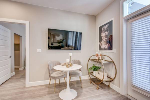 $1,414 / 1br - 579ft2 - Sala de Conferencias, Comunidad Libre de Humo, 1 hab 1 ba (6233 N Panasonic Way, Denver, CO)63844743034113121
