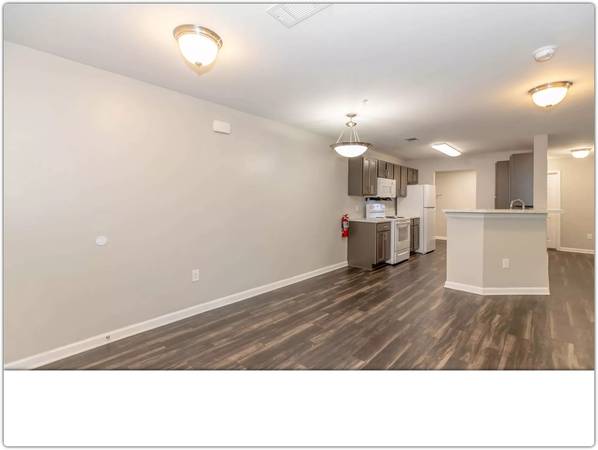$492 / 2br - 1060ft2 - Fluffy, Fido, and you! Our 2 Bed / 1 Bath is ready to move in. (Caldwell)63885127083521122