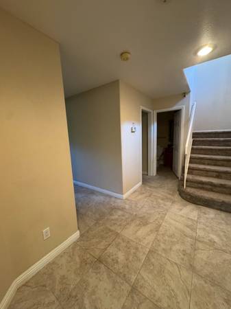 $3,000 / 2br - 1848ft2 - 2 Bedroom, 2 & 1/2 bath with bonus room for rent in Fallbrook $3000 (Fallbrook)63865931978371123