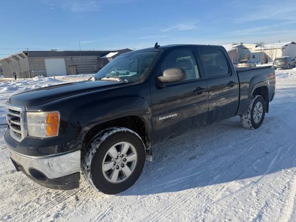 2012 GMC Sierra Crew Cab SLE Z71 1