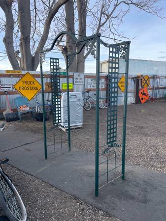 Large Garden Entry Trellis 1