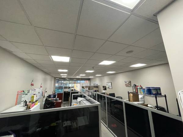 $1,000 Private Office Space Available  EVERY INCLUDED. STREET LEVEL (Richmond HIll)63689752023297124