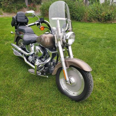 ¡WOW!!! 1.011 millas, Harley Fatboy 2004 - $15.000 (Kenai)63470284491139120