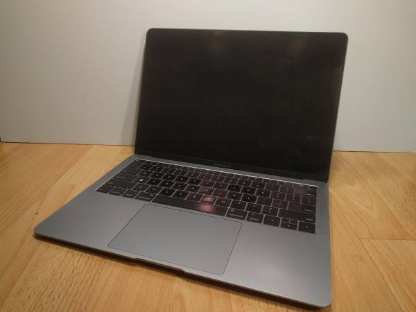 MacBook Air A1932 Broken As Is 1