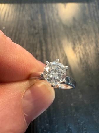 1 Carat Diamond Engagement Diamond Ring 1