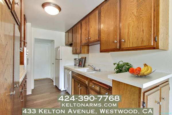 $3,450 / 2br - 1200ft2 - 1 Bedroom W/ Den in Beautiful Westwood + Walk to UCLA + Won't Last! (Westwood / Close to UCLA)63953220190722120