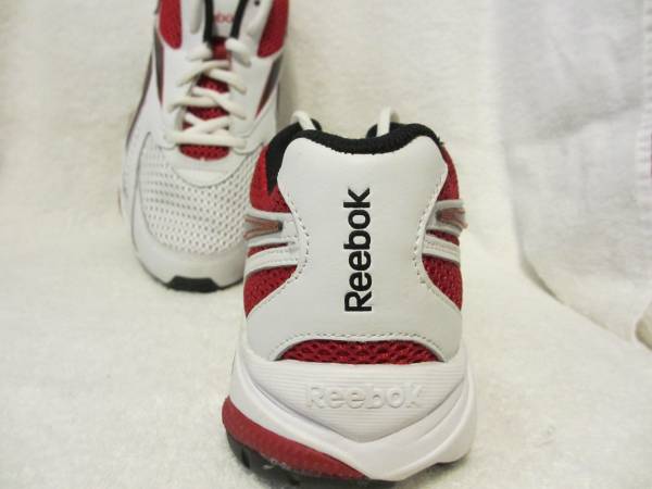 Nuevos Reeboks para hombre - Talla 9 - Muy bonitos - $65 (Ozark)63440364400387121
