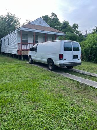 Quiet 3 bedroom 1