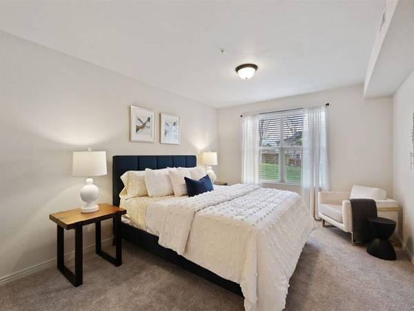 $1,399 / 1br - 904ft2 - ONE MONTH FREE SPECIAL MOVE IN READY APARTMENTS !63803219301379122