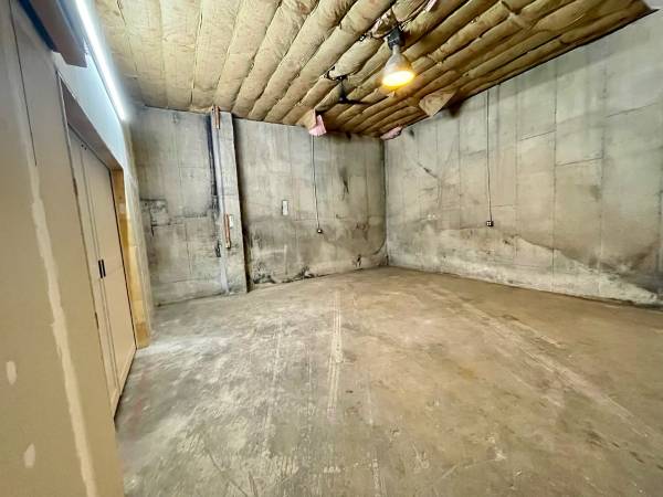 $900 / 500ft2 - Compact Storage Garage – 500 SF (Stony Point)64035736758530124