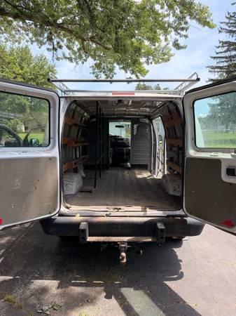 2013 Ford E250 Work Van - Photo 2