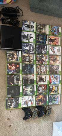 Xbox 360 slim and game lot 1