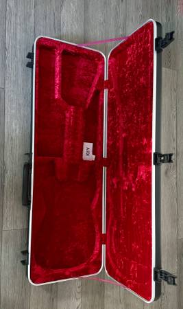 EVH Striped Stratocaster Style SKB Electric Guitar Case. Never used. I 1