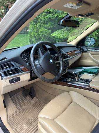 2013 BMW X5 31-I - $9,000 (Highlands)63621786185347124