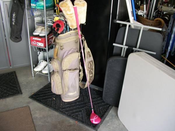 Conjunto de golf para damas incluye hierros Lady Cobra, grafito, excelente estado - $150 (Murrells Inlet)62973886247297122