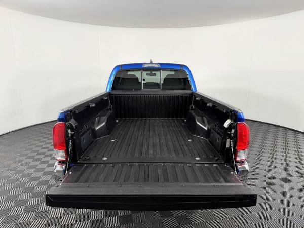 2017 Toyota Tacoma SR5 Double - Photo 13