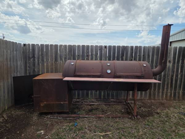 XL BBQ pit 1