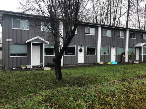 3 Bedroom 1.5 bathroom Townhouse 1