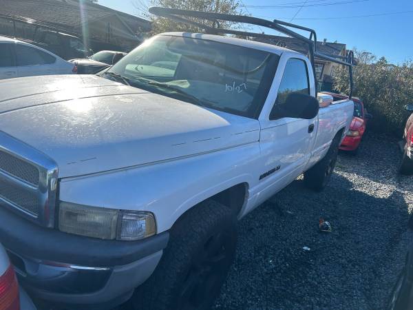 2000 Dodge Ram 1500.  4x4 1