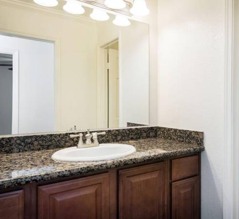 $2,845 / 2br - 960ft2 - Full Size Washer and Dryer in every unit (Oceanside)63663974043523121