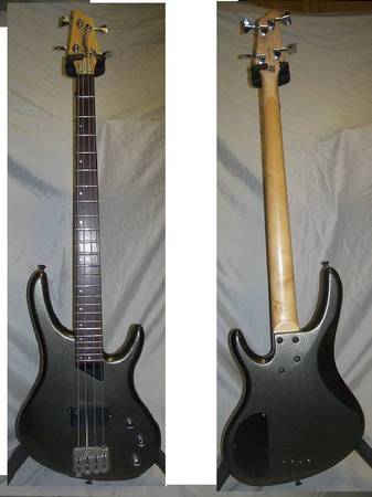 Bass guitars:Washburn RB 2000 9v,Spector Performer,Lyle 1/2 EB0,Ibanez 1