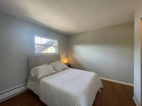 $1,350 / 1br - Charming California style building!  Affordable Unit! (Uptown)63781373742851123