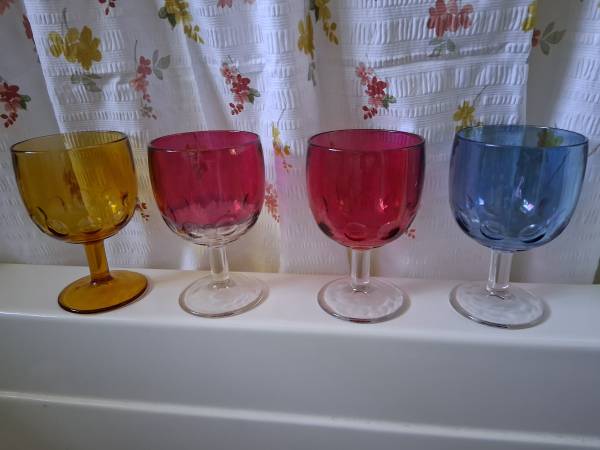 4 drinking glasses/goblets, thumbprint, collectible 1