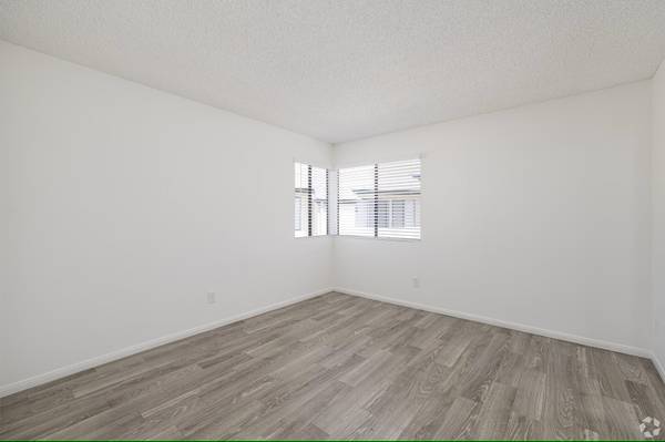 $2,219 / 2hab - 925ft2 - Apartamento extra grande de 2 habitaciones en el este - Medio mes gratis MI 9/10/25 (El Cajon)63663836875907124