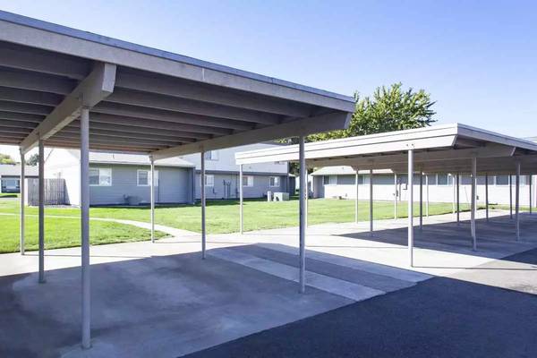 $1,505 / 2br - From Morning Coffee to Evening Relaxation: Your Spot, Perfected! (Kennewick - Kennewick Plaza)63624280419841123