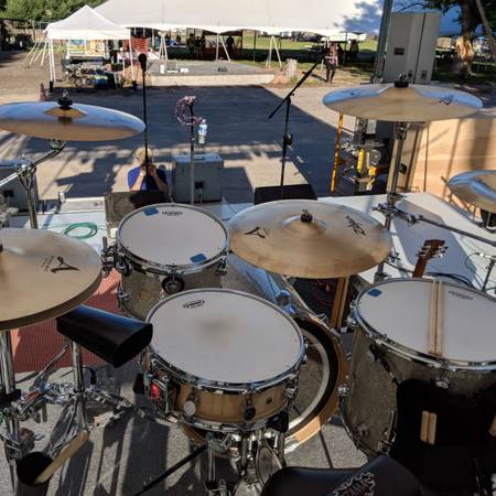 Female lead singer wanted for rock cover band. 1