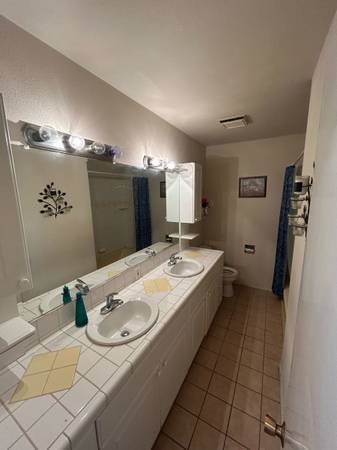 $1,350 / 2br - Mini-apartment type (Winnetka)63700958301569121