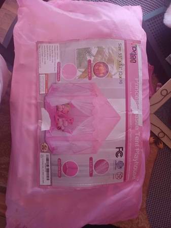 LARGE PRINCESS TENT AND SLEEPING BAG - $35 1