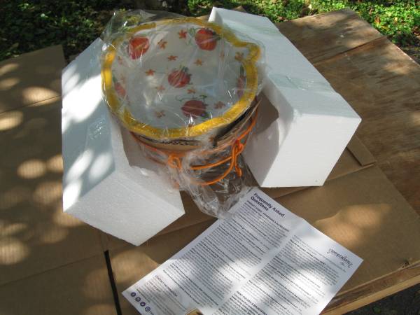 Temptations ceramic platter/ large bowl with metal stand. New in box. 1