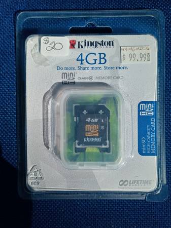 Kingston 4gb mini SDHC memory card 1