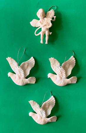 🎄4 Vintage (circa mid 80’s) Iridescent Doves and Angel Ornaments 1