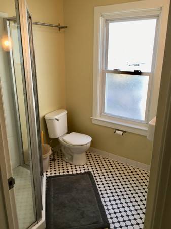 Habitación de $700 en adosado. Amueblado, servicio de limpieza, alarma, WiFi, (Providence College PC)63984235781250121