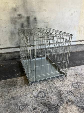 Small Dog Crate (1-4) 1