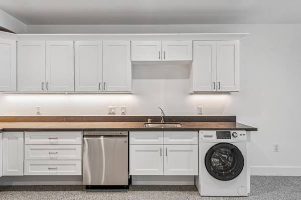$2,650 / 1br - 850ft2 - Emeryville Modern 1BR/1BA Condo – $2800 w/ Parking *September Free (emeryville)63994099793410120