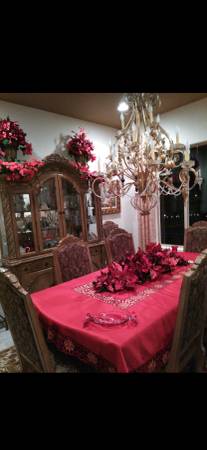 Embroidered Cut Out Rectangular Tablecloth & Napkins 1