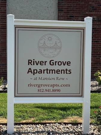 $860 / 1br - 700ft2 - River Grove Apartments! Mansion Row on Main Street (New Albany)64008828453507124
